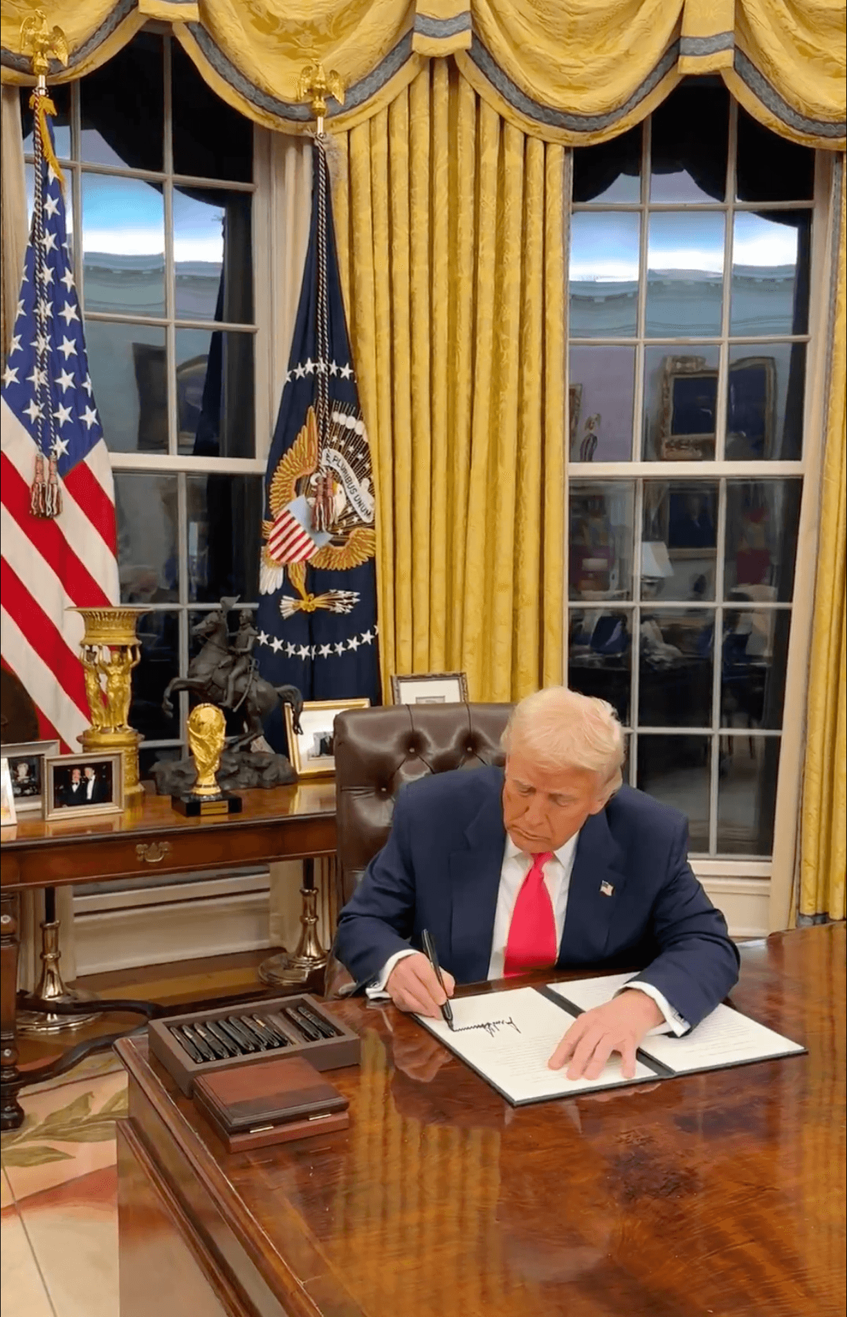 Trump signerer presidentordre om bitcoin-reserve